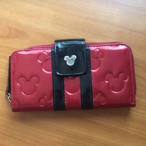 Sunday Sale! Gently used Minnie ❤️’s Mickey wallet
